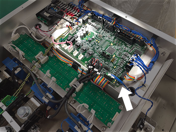 カスタム主回路ユニットに汎用制御ボード（AMDTCTRL-RX66T-TYPEA1）を組込み